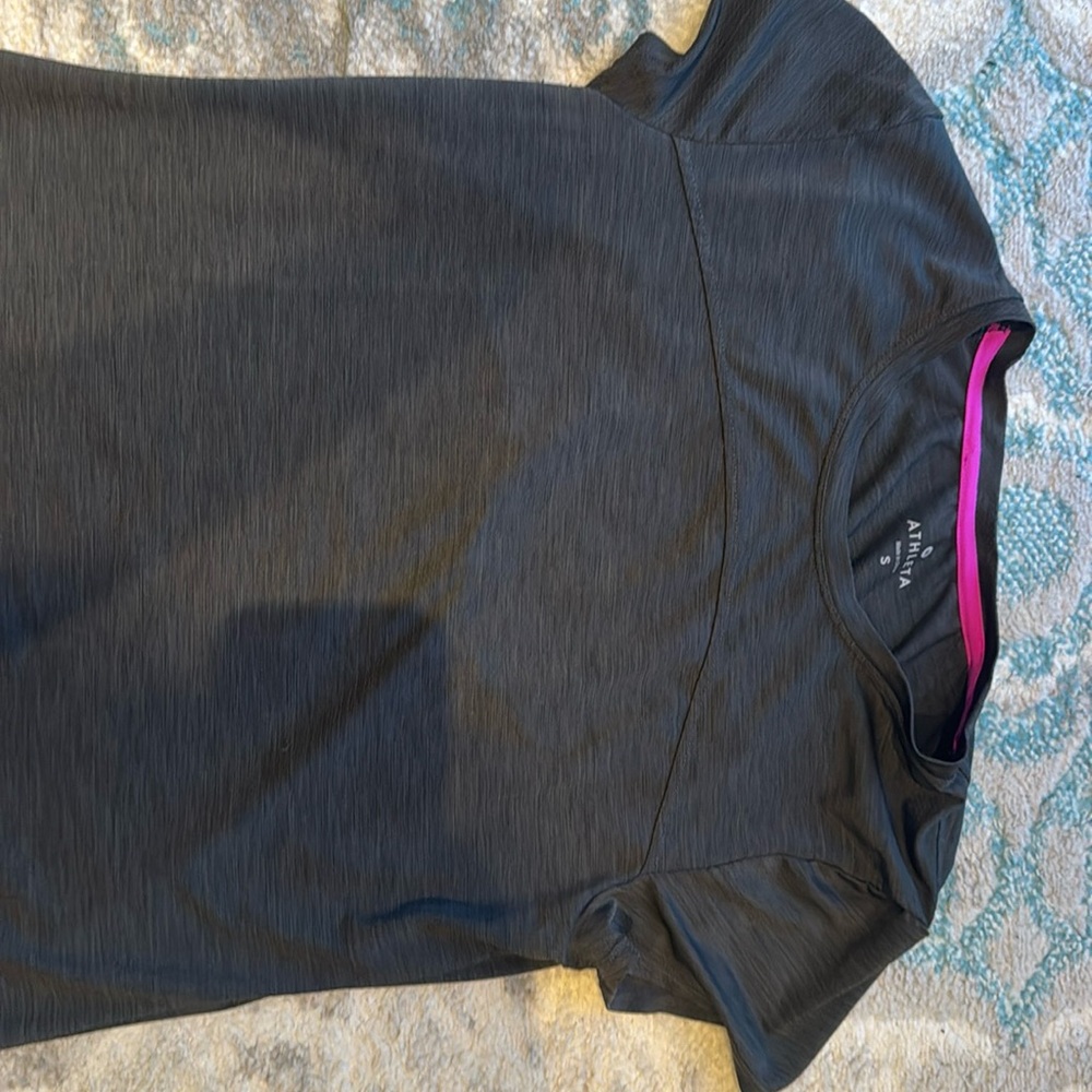 Athleta work out shirt